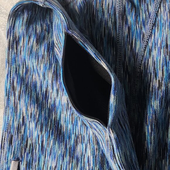 [L] GapFit Blue Athletic Capris Size Large Pocket Stretchy Comfy - Picture 8 of 8